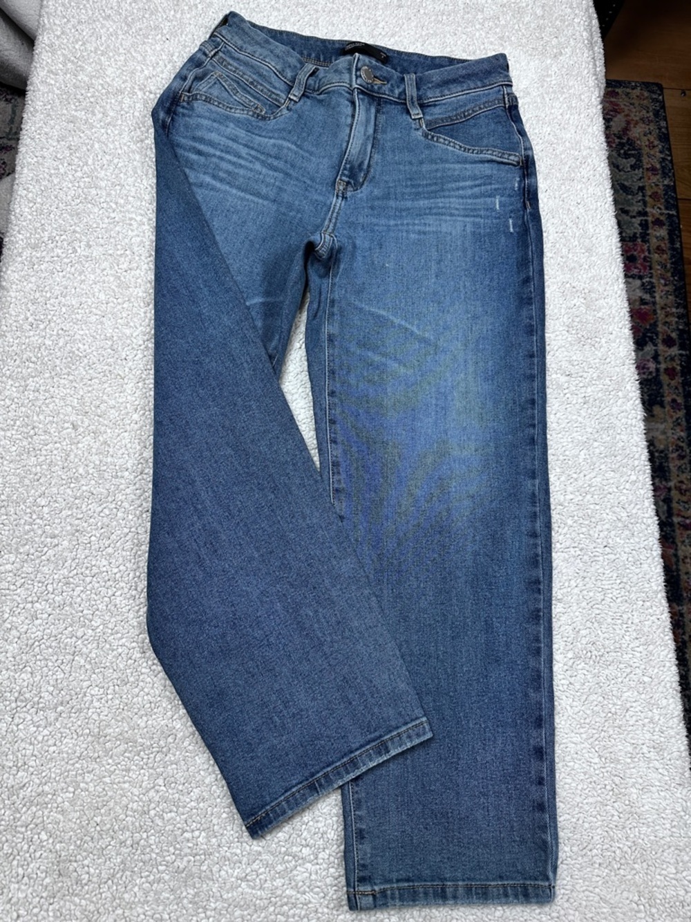 Simply Vera Wang Crop Lightly Distressed Denim Blue jeans, 2, LIKE NEW!